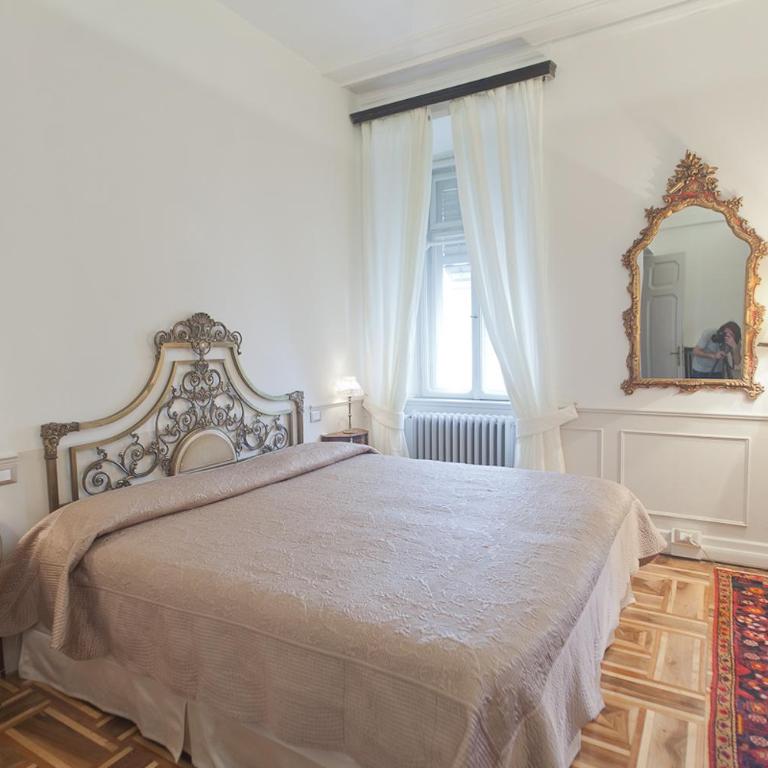 Piazza Venezia Le Camere - Superior Triple Room - 6
