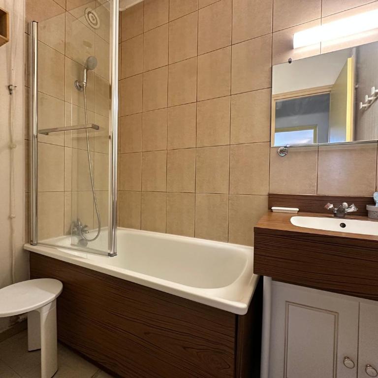 Appartement au pied des pistes avec balcon - FR-1-515-3 - Apartamento (6 adultos) - 9