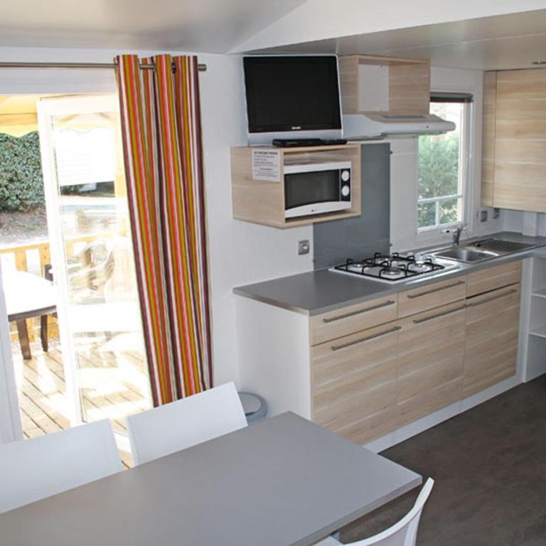 BONNES VACANCES sur le CAMPING LE BOSC - Mobile Home - 2