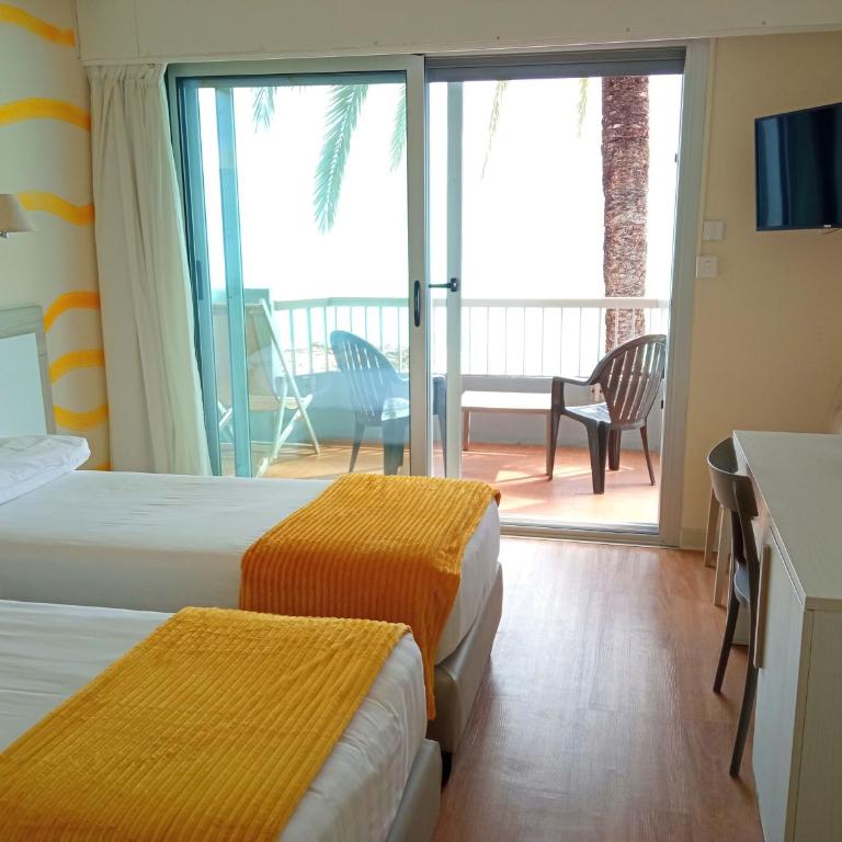 Hôtel Le Dauphin - Chambre Double ou Lits Jumeaux avec Balcon - Vue sur Mer - 11