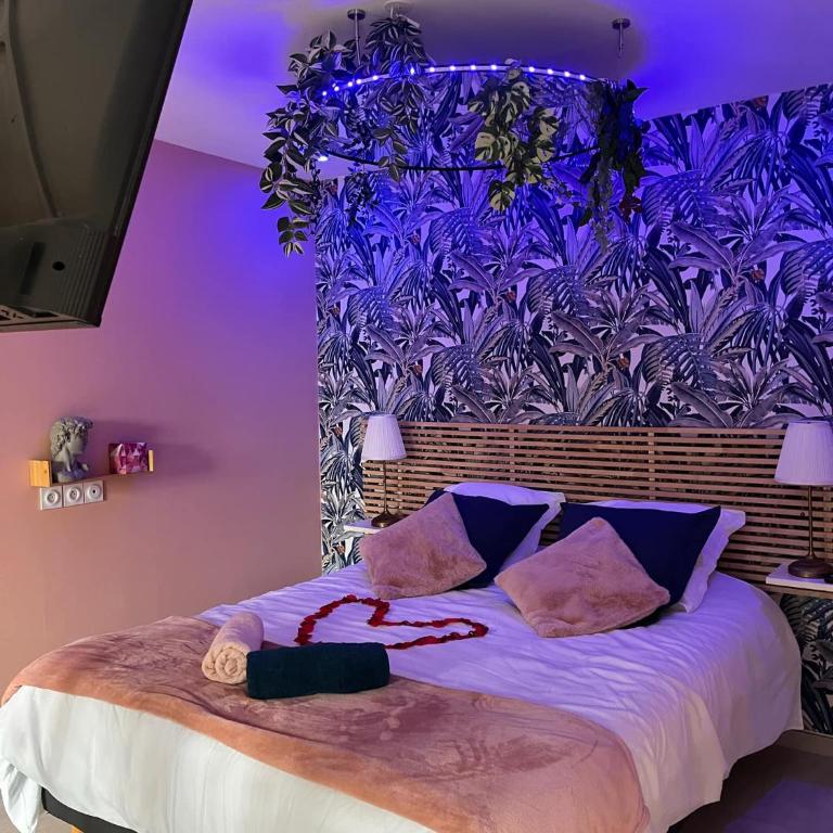 bulles de plaisir - Chambre Lit King-Size avec Baignoire Spa - 1