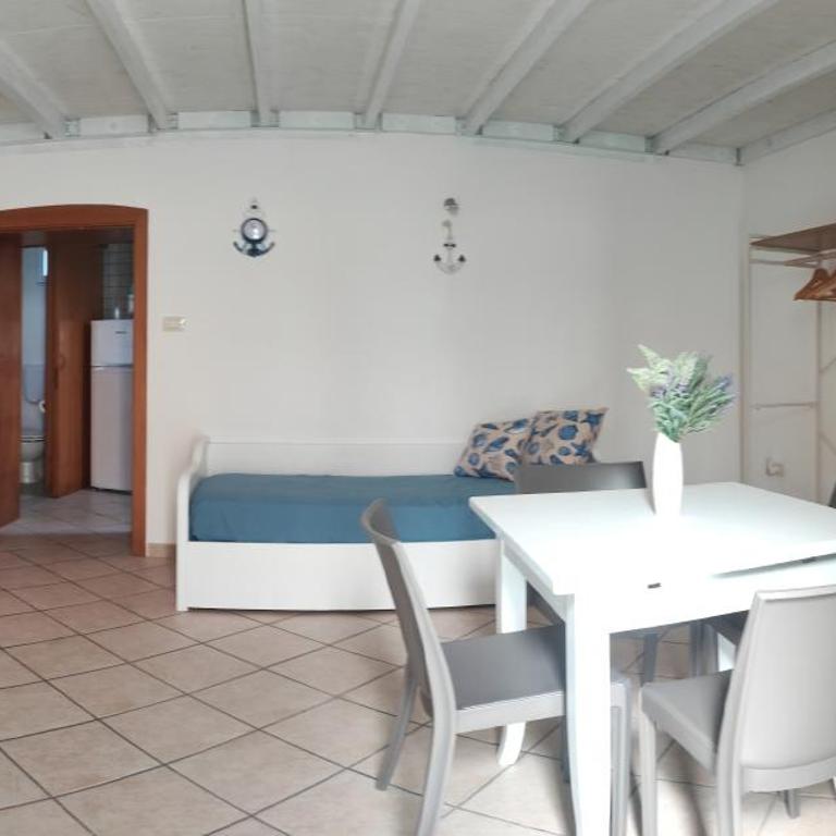 Marine Place Gallipoli - One-Bedroom Apartment - 4
