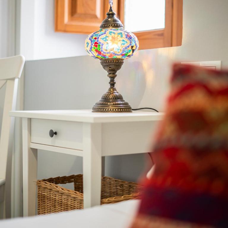 Warm Light of Albayzin - Free Parking 15 min away - Two-Bedroom Apartment - 15