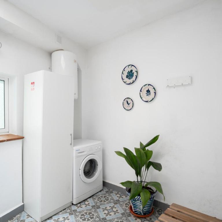 Warm Light of Albayzin - Free Parking 15 min away - Two-Bedroom Apartment - 32