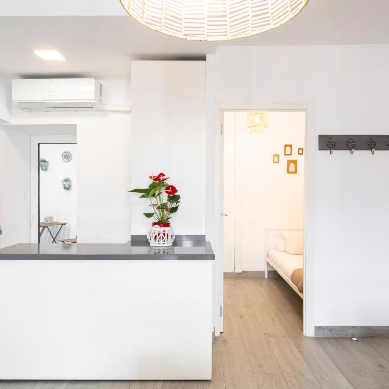 Warm Light of Albayzin - Free Parking 15 min away - Two-Bedroom Apartment - 22