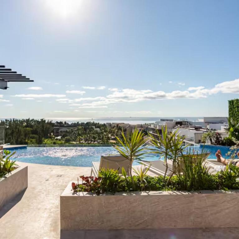 Nature view steps from the Caribbean Sea - One-Bedroom Apartment - 1