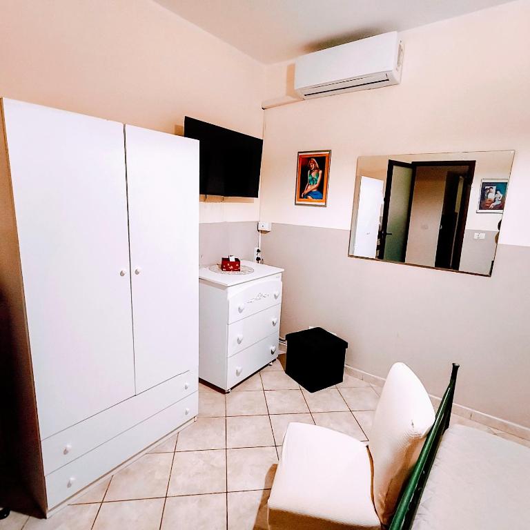 Casa indipendente vicino al centro e all'aeroporto - Two-Bedroom Apartment - 14