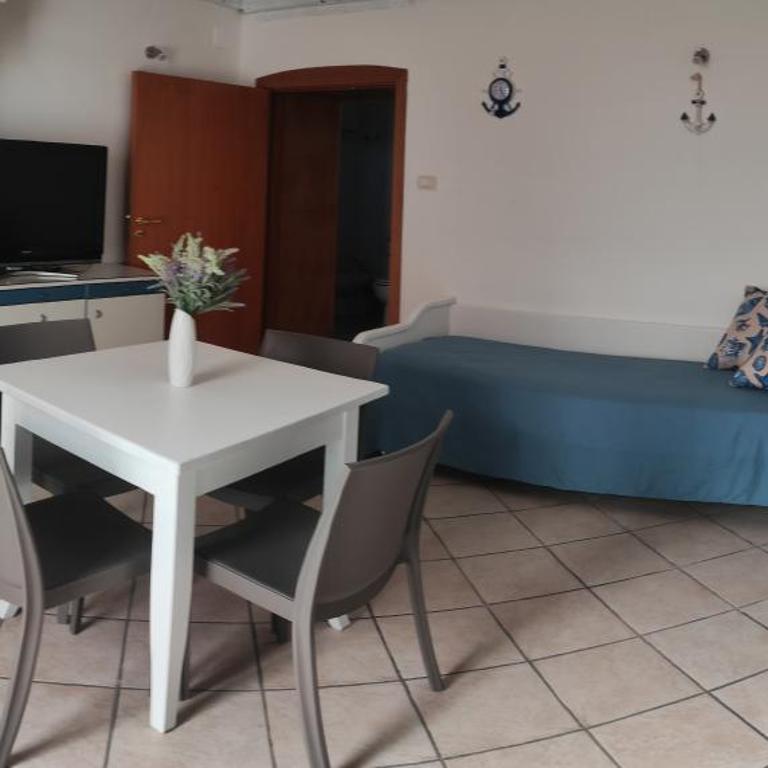 Marine Place Gallipoli - One-Bedroom Apartment - 6