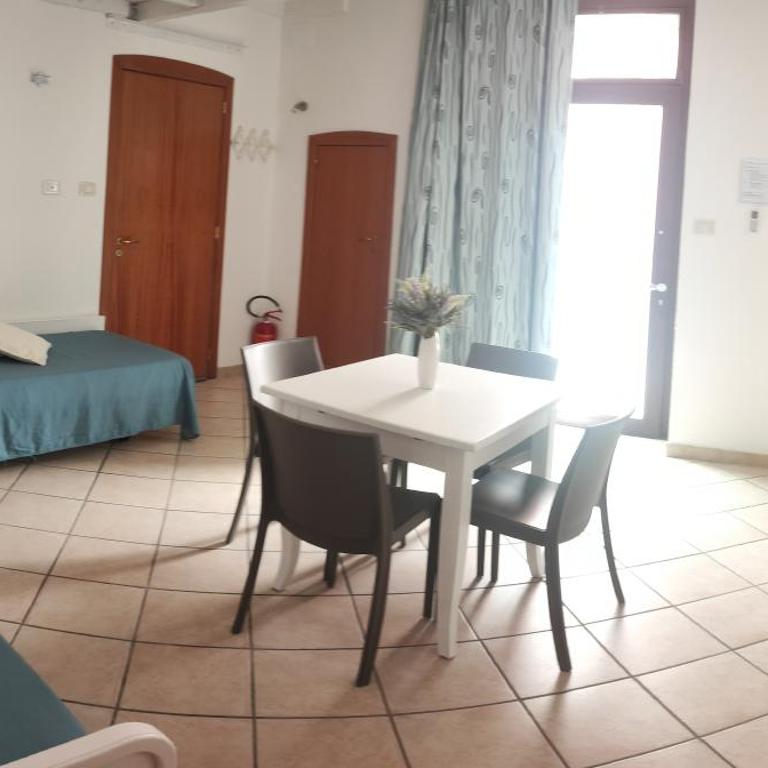 Marine Place Gallipoli - One-Bedroom Apartment - 7