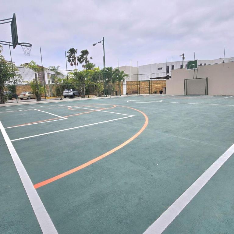 Moderno, brillante y parqueo - Apartamento de 2 dormitorios - 20