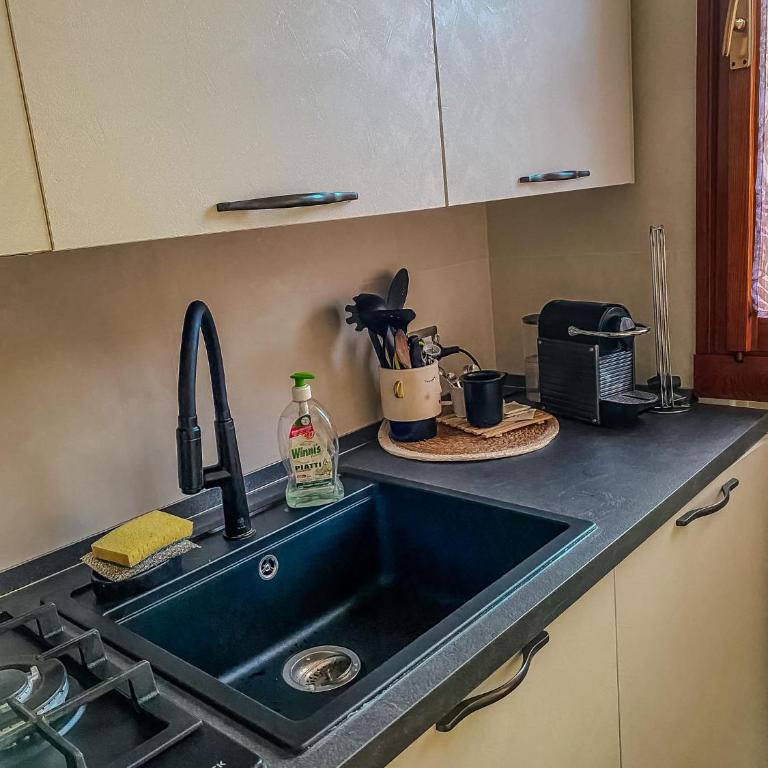 Le2sorelle - Camera Singola con Bagno in Comune - 10