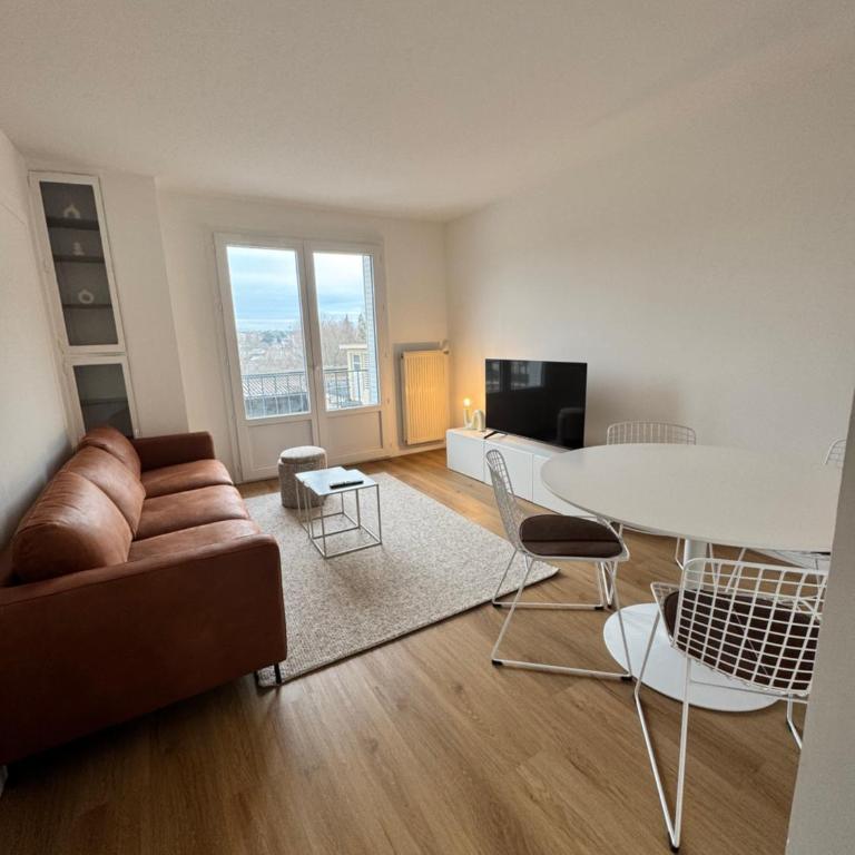 Le renouveau - Two-Bedroom Apartment - 10