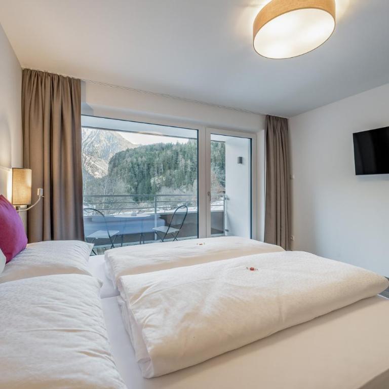 Seehüter's Hotel Seerose - Piburger See, Ötz - Deluxe Double Room (2 Adults + 1 Child) - 5