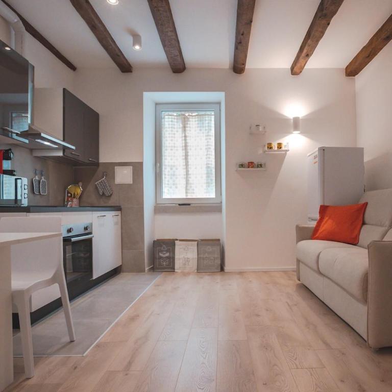 SuperFast Fibre & Netflix Modern Suite Roiano - Appartamento con 2 Camere da Letto - 8