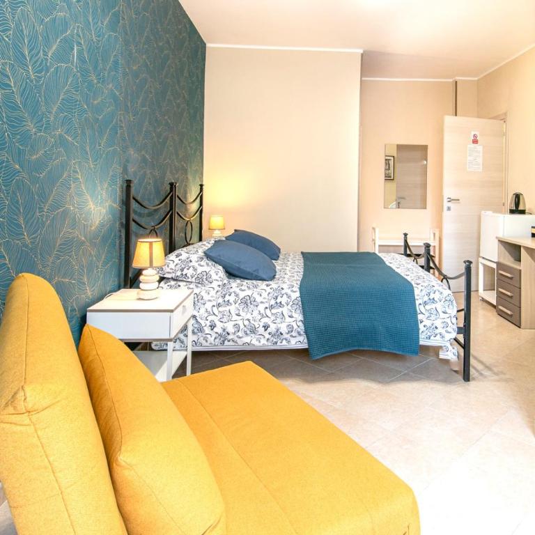 Vacanze Romane - Camera Matrimoniale/Doppia con Letti Singoli con Bagno Privato - 1