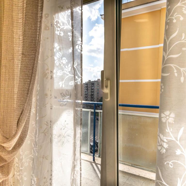 Vacanze Romane - Suite Familiare con Balcone - 10