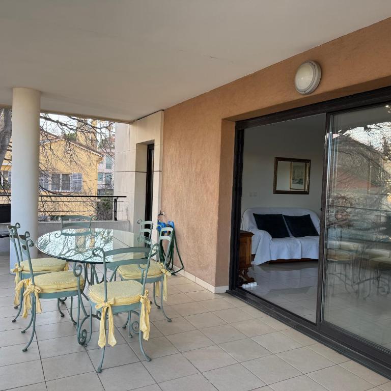 Spacious Luxury apt, 12 min walk to Croisette beach and Conf Centre - Appartement 3 Chambres - 8