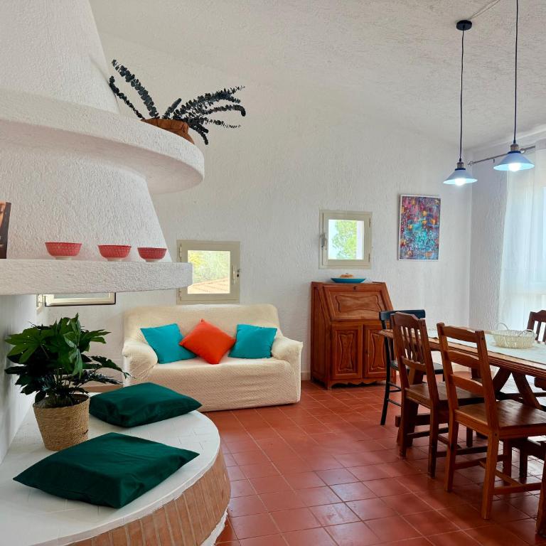 Le Residenze dei Mandorli - Appartamenti immersi nel verde della macchia mediterranea a Orosei - Casa con 2 Camere da Letto - 2
