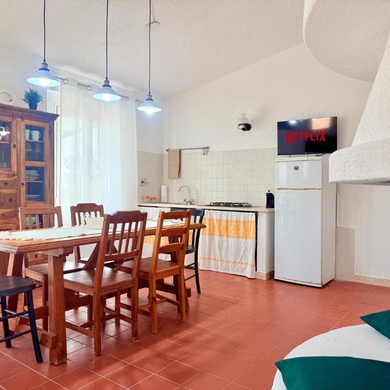 Le Residenze dei Mandorli - Appartamenti immersi nel verde della macchia mediterranea a Orosei - Casa con 2 Camere da Letto - 3
