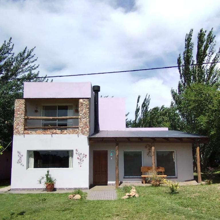 One Week Hospedaje- Hostel - Three-Bedroom Apartment - 1