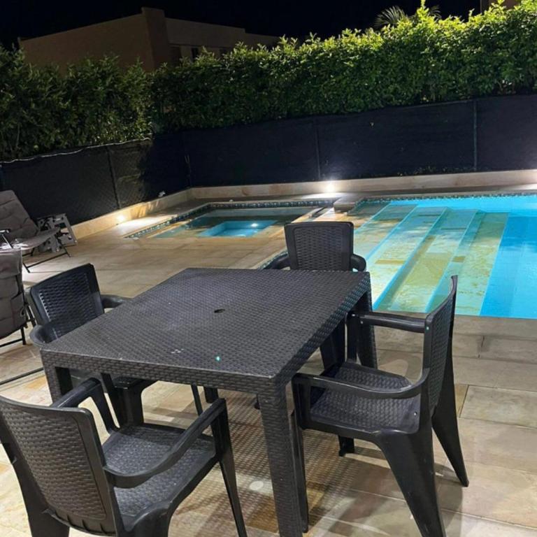 Hermosa casa con Piscina y Jacuzzi privado - Casa de 4 dormitorios - 17