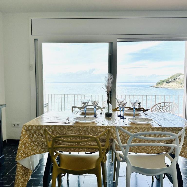 Amplio apartamento en Roses cerca de la playa, con estacionamiento. - ES-258-76 - Apartment - 14