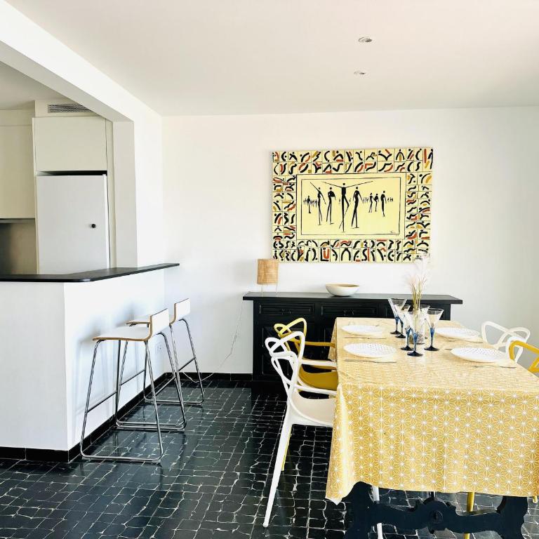 Amplio apartamento en Roses cerca de la playa, con estacionamiento. - ES-258-76 - Apartment - 15