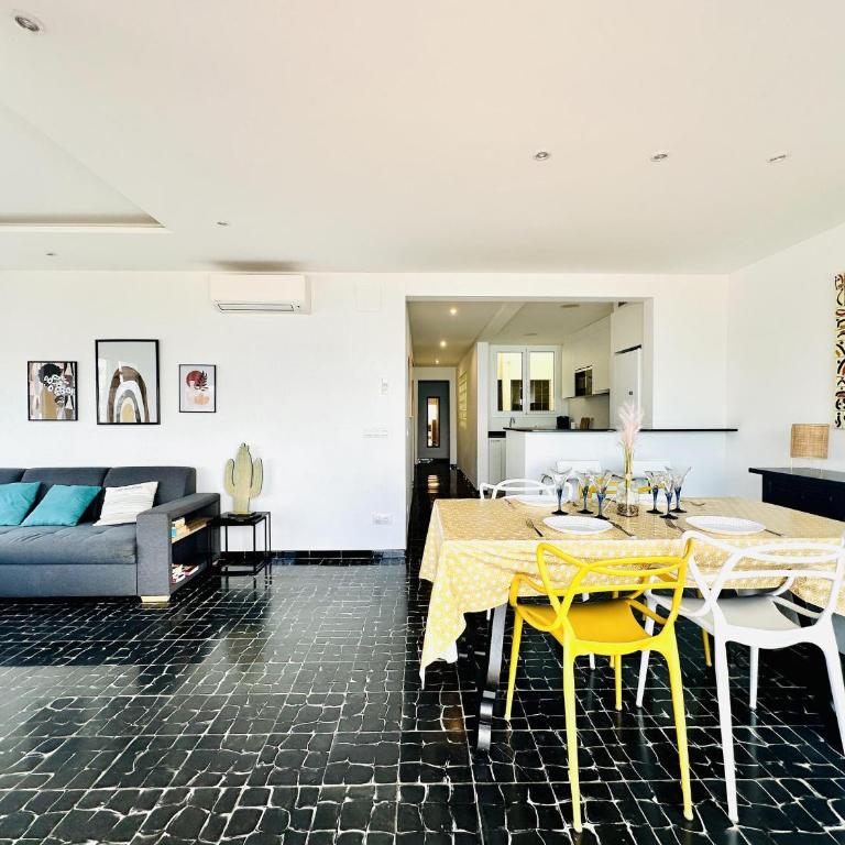 Amplio apartamento en Roses cerca de la playa, con estacionamiento. - ES-258-76 - Apartment - 19