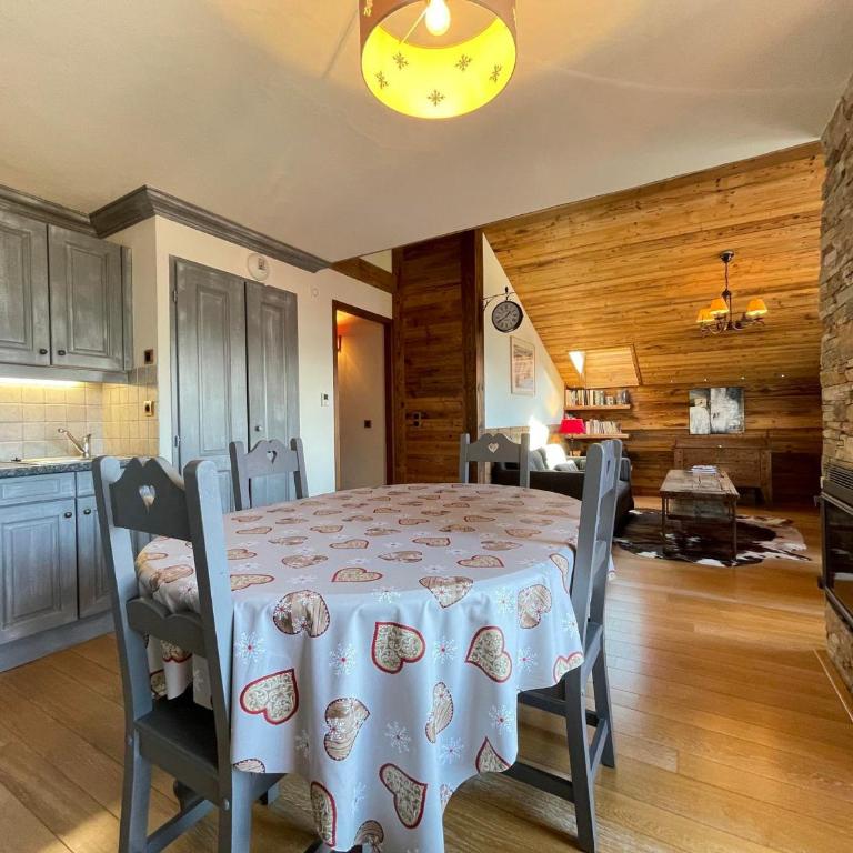 Appartement savoyard 6 pers, terrasse, wifi - Appartement 3 Chambres - 5