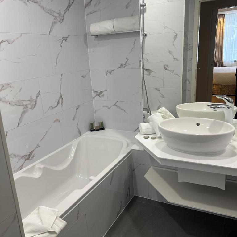 Maison LUTETIA R - Chambre Double/Lits Jumeaux Excellence - 3