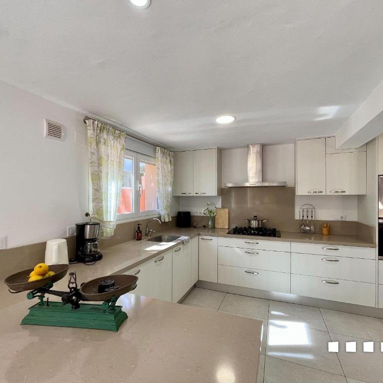 VH CostaBlanca - CARRASQUETA - Five-Bedroom Villa - 21