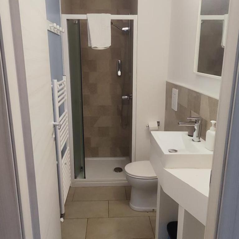 vroom508 - Camera Matrimoniale con Bagno Privato - 23