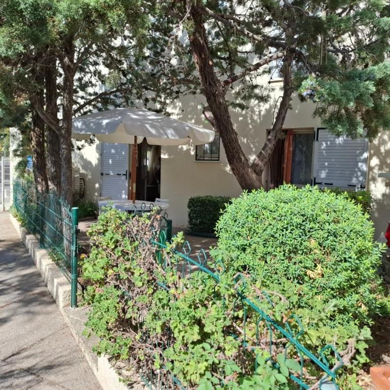 Rez de jardin climatisé avec grande terrasse - Two-Bedroom House - 2