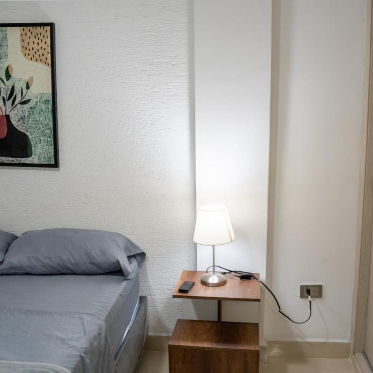 ALQUILO''APARTAMENTO COMPLETO con ZONA PRIVADA SOCIAL BARBECUE BBQ'' para FAMILIAS-3 HABITACION-2 duchas - Three-Bedroom Apartment - 73