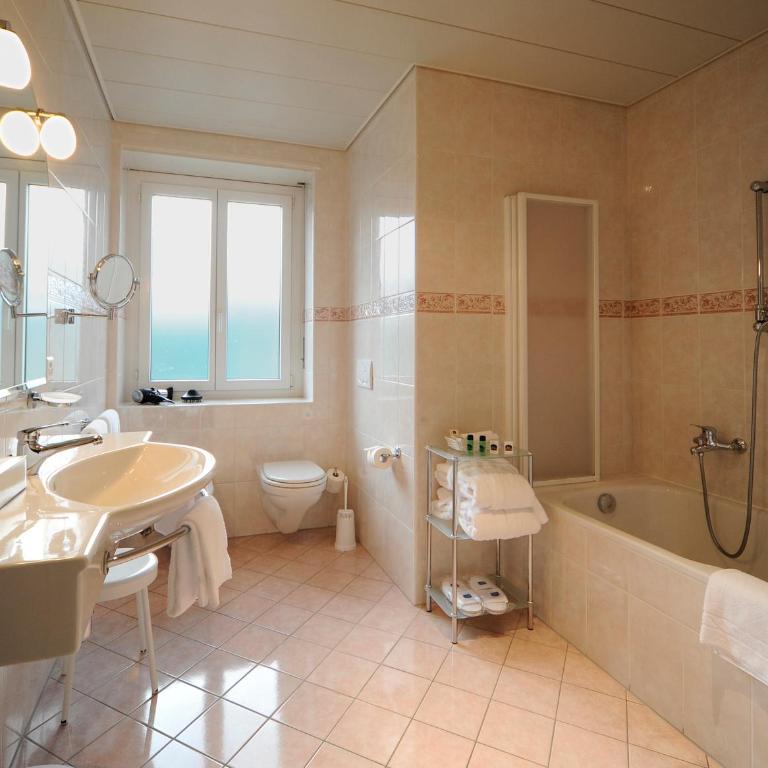 Best Western Hotel Bellevue au Lac - Junior Suite con Balcone - 2