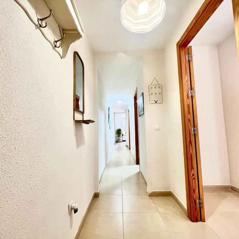 Céntrico Apartamento a Pasos del Castillo y la Playa - Two-Bedroom Apartment - 16