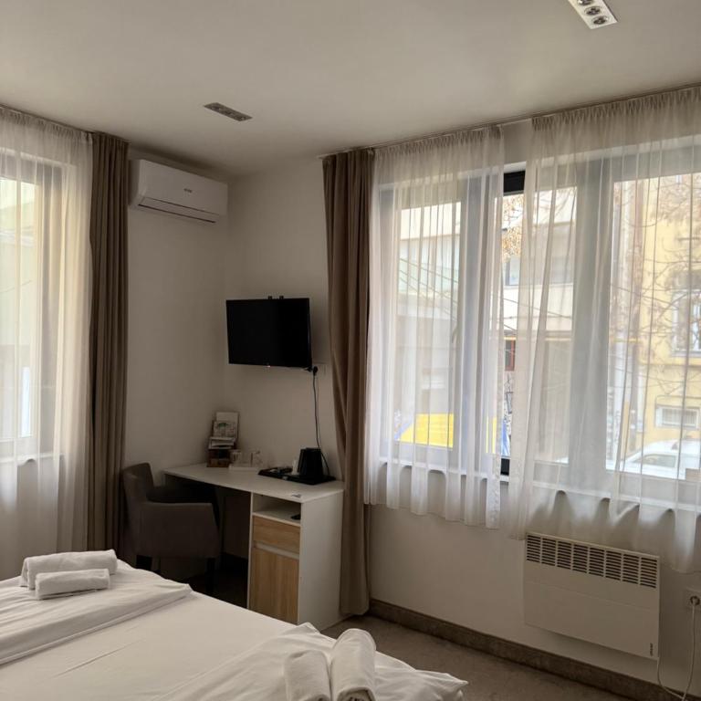 Deluxe Nortel Hotel - Deluks Soba sa Bračnim Krevetom (Queen-size) - 1