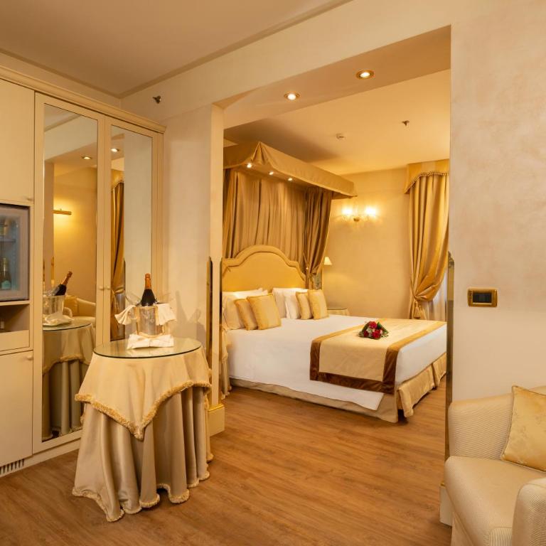 Hotel A La Commedia - Suite Executive - 7
