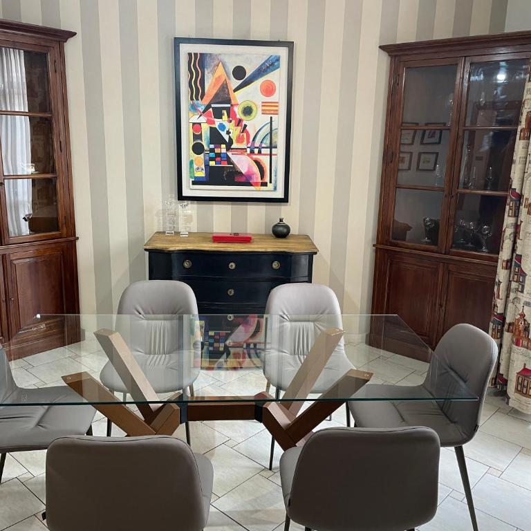 Centro Storico, Piazza Carmine: La Casa di Angela - Appartamento con 2 Camere da Letto - 61