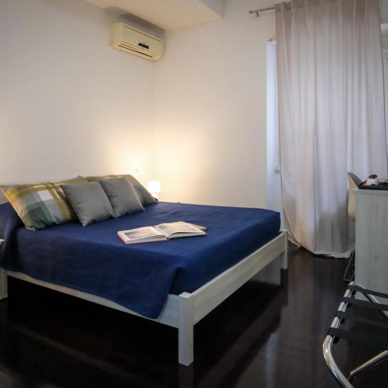 Marconi Suites - Camera Matrimoniale con Bagno Privato - 13