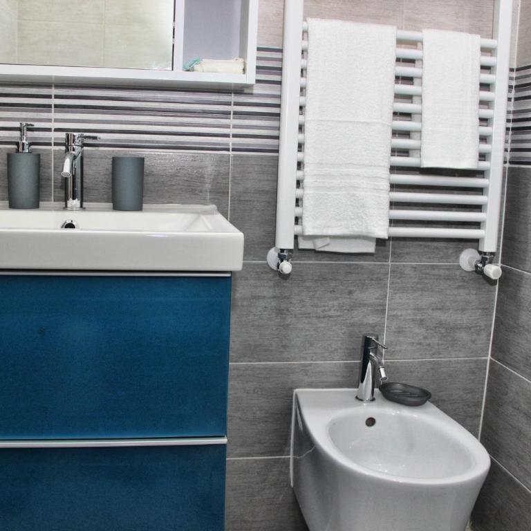 J&B b&b - Camera Matrimoniale/Doppia con Letti Singoli con Bagno Privato - 5