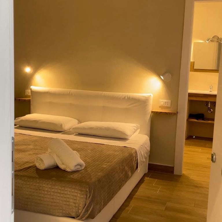 Leone Suite View & Restaurant - Comfort Dreibettzimmer - 2