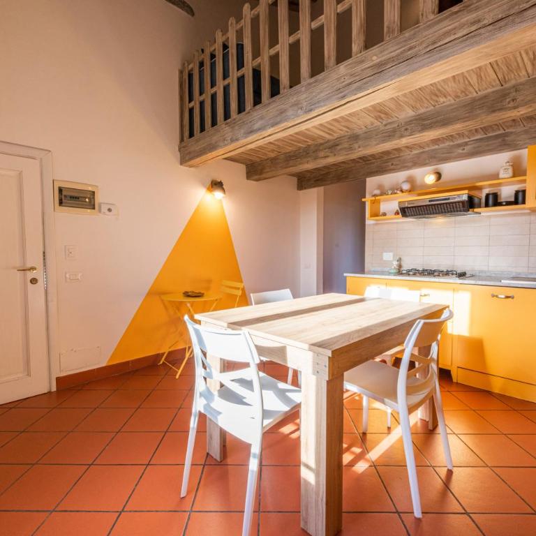 Yellow Home by MMega - Appartamento con 1 Camera da Letto - 2