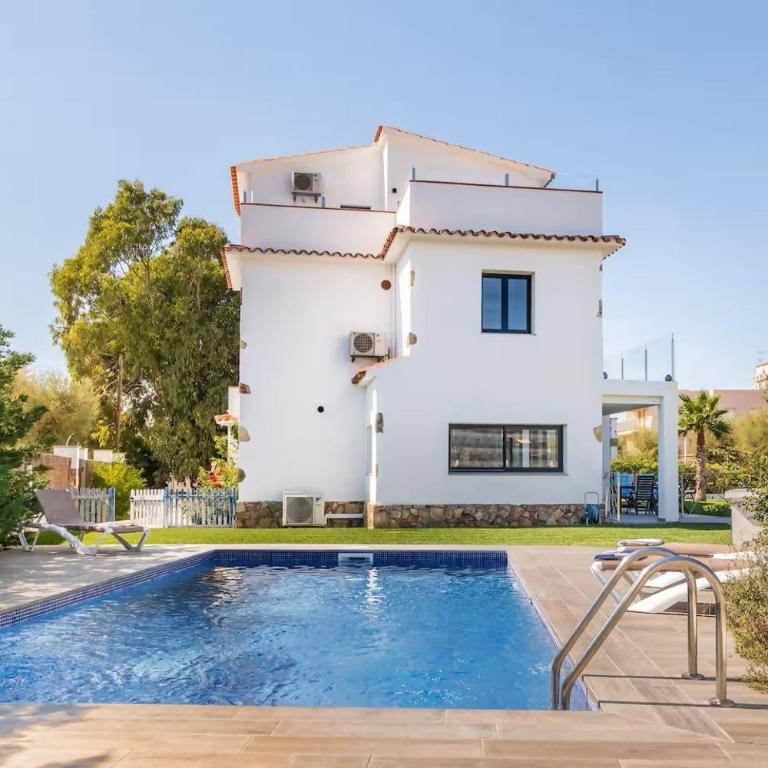 Villa Sophie. Alt standing, frente al club náutico - Villa Deluxe - 38