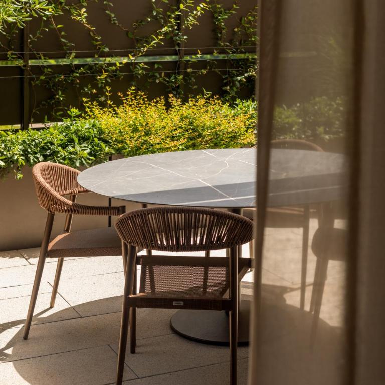 Stemor Visionary Apartments - Appartamento Deluxe con 2 Camere da Letto e Vista Giardino - 4