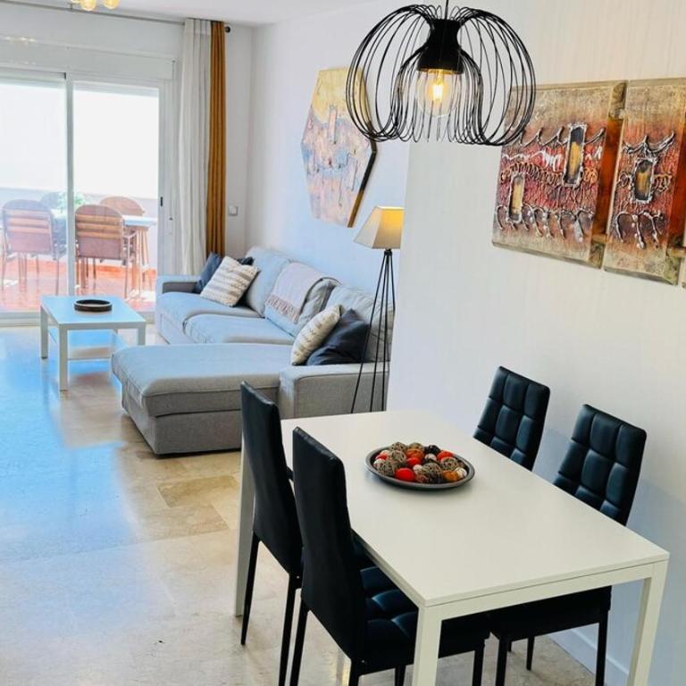 Room City Estepona Montemayor 2BR pool and garage - Apartamento de 2 dormitorios - 1