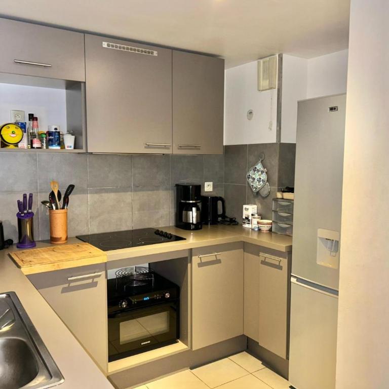 Le 13OR - Appartement de charme en plein centre ville avec parking et jolie terrasse - Panier Joliette Vieux Port - Appartement 2 Chambres - 10