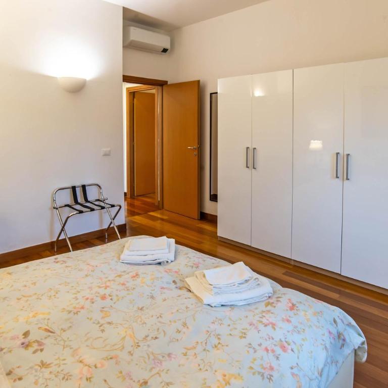 Viale Tirreno - Appartamento con Patio - Appartamento con 2 Camere da Letto - 26
