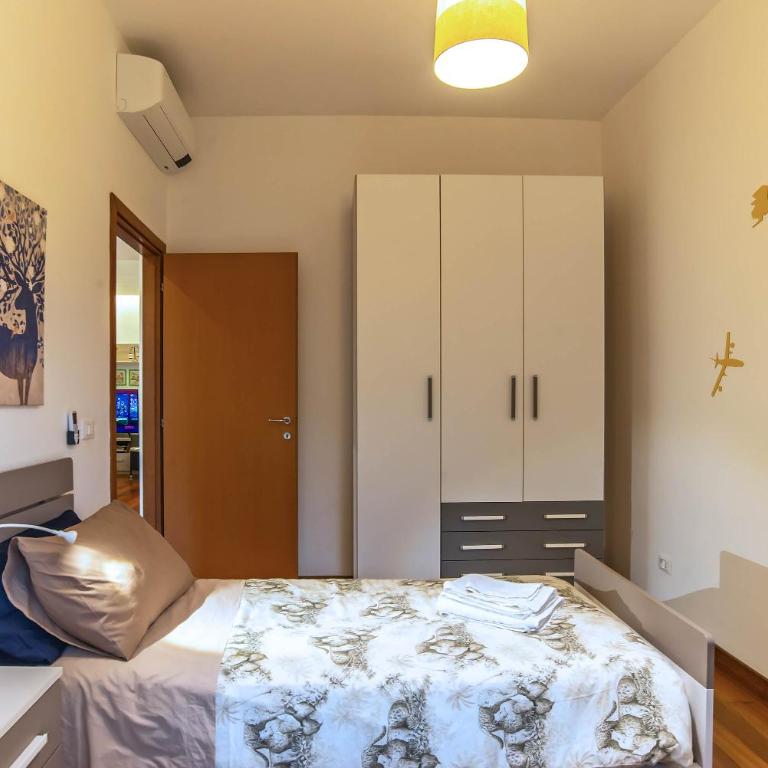 Viale Tirreno - Appartamento con Patio - Appartamento con 2 Camere da Letto - 34