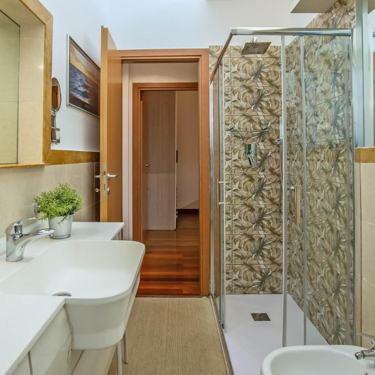 Viale Tirreno - Appartamento con Patio - Appartamento con 2 Camere da Letto - 39